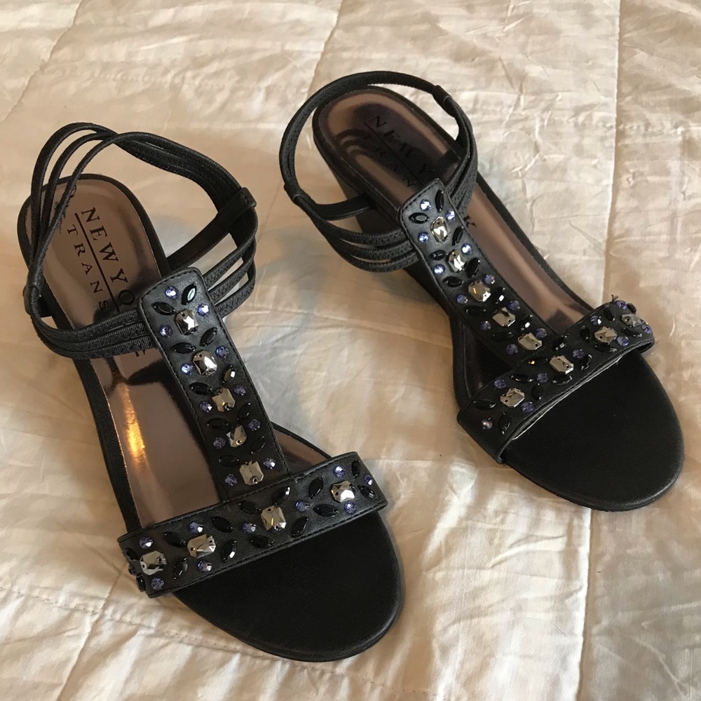 NWOT size 10 NY Transit wedge sandals